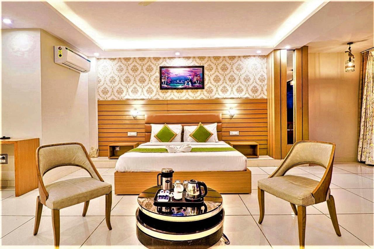 The Glory Hotel Dehradun Exterior foto