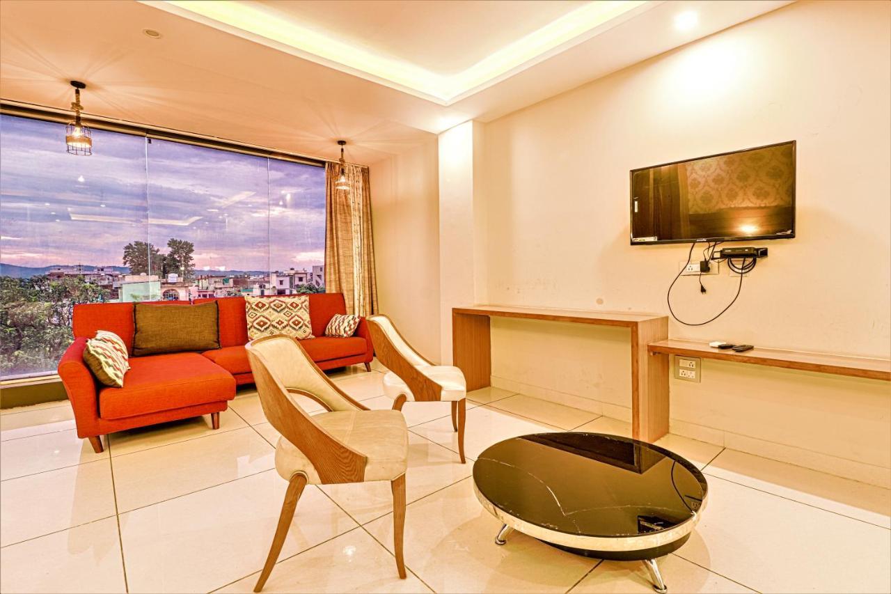 The Glory Hotel Dehradun Exterior foto