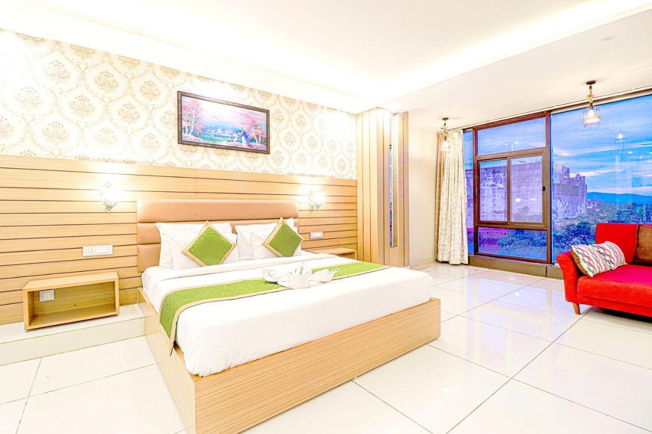 The Glory Hotel Dehradun Exterior foto