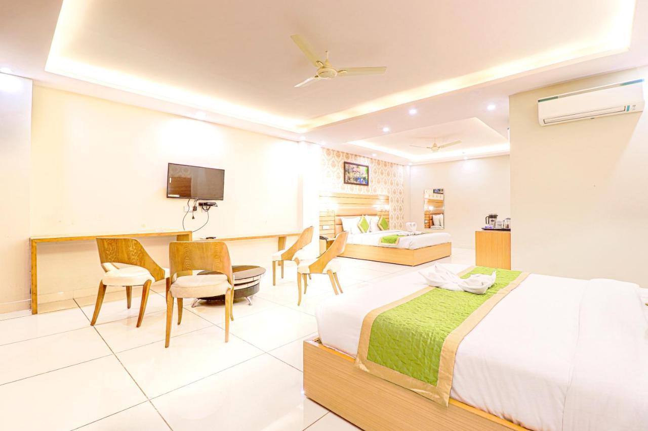 The Glory Hotel Dehradun Exterior foto